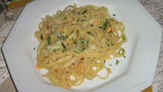 Talharim ao Alho e Óleo com Salmão