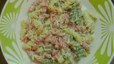 Macarrão ao creme de leite e de queijo