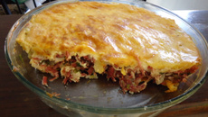 Escondidinho de carne seca com mandioca