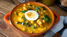 Grão-de-bico com bacalhau de Páscoa