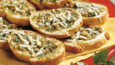 Bruschettas ao manjericão