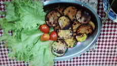 Abobrinha grelhada ao molho de pimenta defumada 