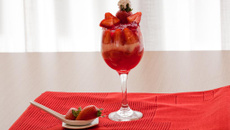 Gelatina ao creme com morangos - light