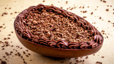 Ovo de Páscoa Crocante com Recheio de Brigadeiro Cremoso