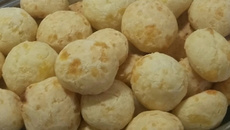 Pão de queijo super fácil (3 ingredientes)
