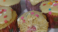 Cupcake de chocolate branco fácil