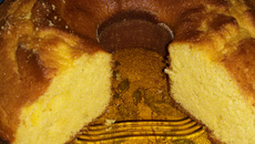 Bolo de milho com coco