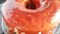 Bolo de fubá com goiabada