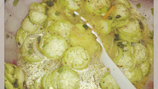 Salada de jiló saborosa