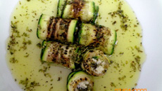 Rolinhos de abobrinha grelhada