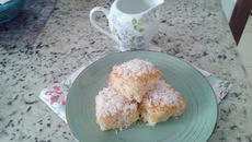 Bolo de iogurte com coco