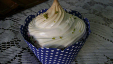 Cupcake de limão merengado