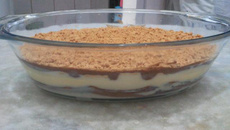 Pavê de chocolate e baunilha com paçoca