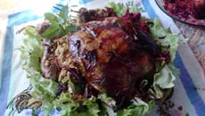 Frango assado com farofa de carne de porco