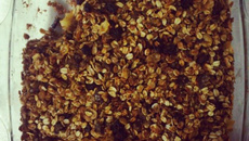 Torta integral de maçã e granola