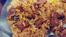 Arroz temperado na panela de pressão