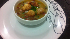 Caldo de mandioca à mineira