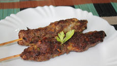 Kafta (carne moída no espeto)