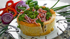 Torta de brócolis com salame