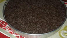 Bolo de chocolate com granulado