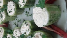 Abobrinha recheada com patê de salmão