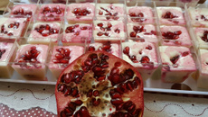 Mousse com Calda de Romã