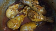 Frango com molho vermelho