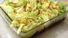 Salada de acelga com alho e gengibre frito