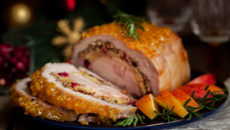 Rocambole suíno recheado à pururuca