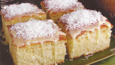Bolo fofo de coco