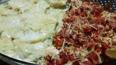 Conchiglione com creme de ricota, presunto e brócolis