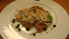 Bife acebolado à Honduras