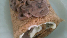 Rocambole de chocolate macio e molhadinho