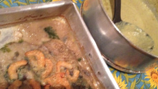 Filé de polaca do alaska com molho de camarão e gengibre