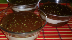 Mousse de limão com cobertura de chocolate