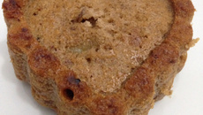 Bolo de maçã com açúcar mascavo