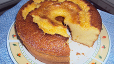 Broa de fubá com leite azedo