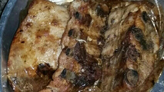 Costelinha de porco assada ao forno