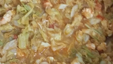 Repolho refogado com camarão