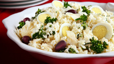 Arroz com bacalhau e brócolis