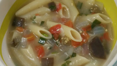 Sopa de tomates e berinjela de baixa caloria