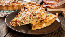 Torta de queijo com calabresa