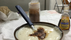 Mingau de maizena com baunilha