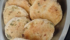 Bolinho de mandioca assado