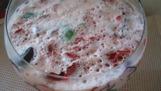 Gelatina colorida com guaraná