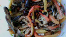 Salada de berinjela picante e deliciosa