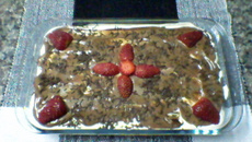 Pavê de morangos e chocolate da Rose bem fácil