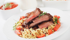 Costelinha de porco com queijo coalho