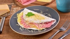 Tapioca com queijo e presunto