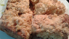 Cuca com recheio de coco